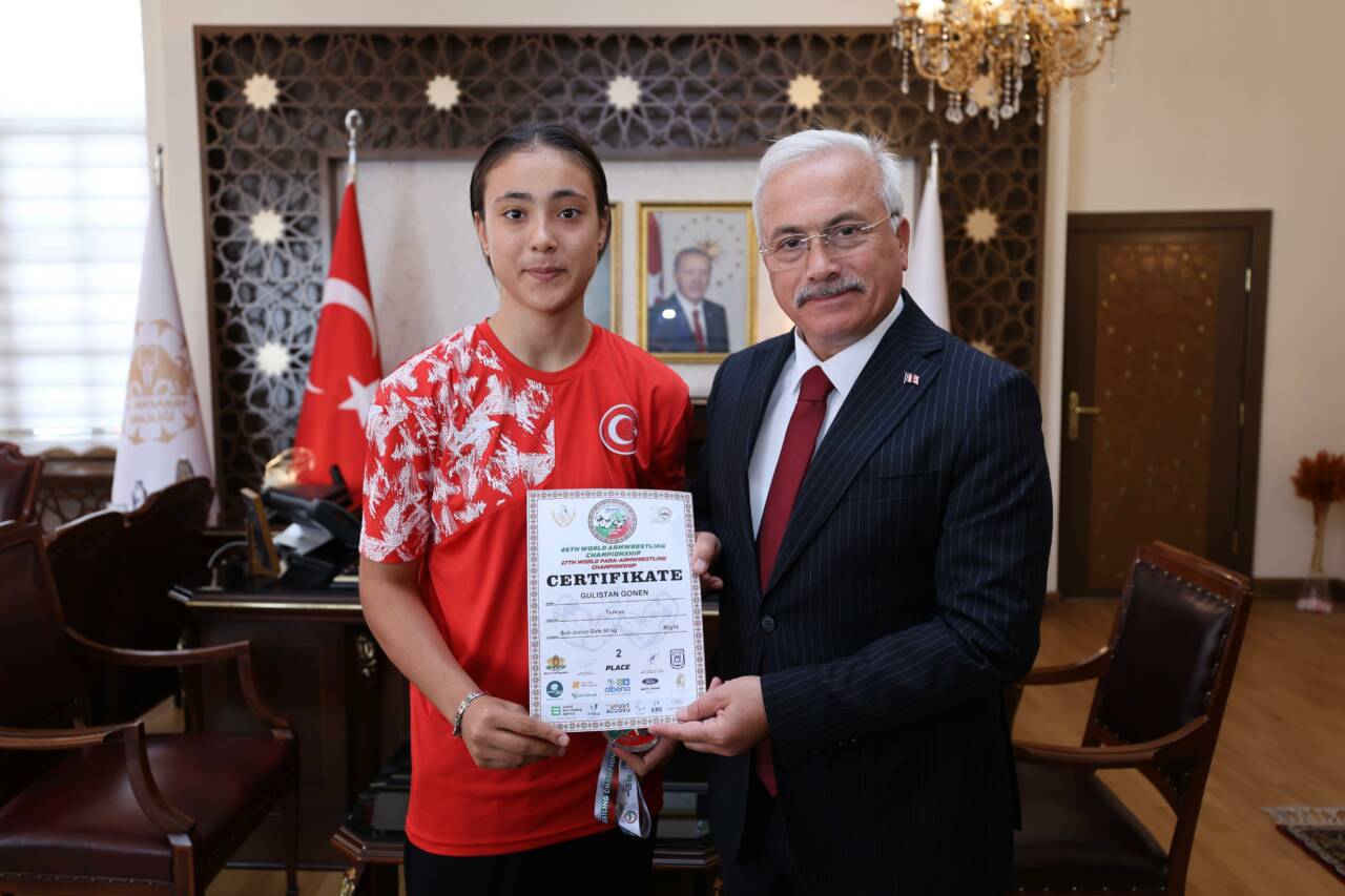 Aksaraylı Bilek Güreşi sporcusu Gülistan Gönen, Avrupa dereceleri elde ederek
