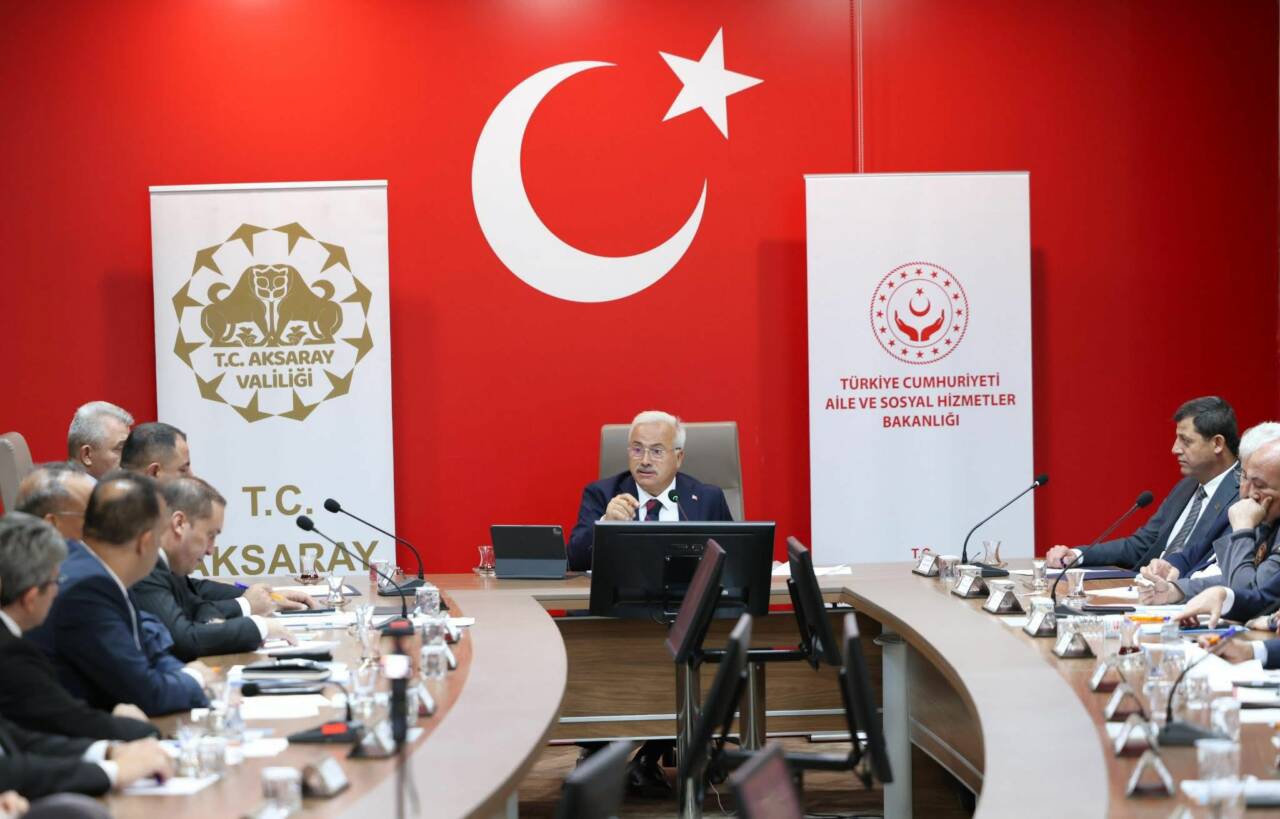 Aksaray Valisi Mehmet Ali Kumbuzoğlu başkanlığında, Kadına Yöneltilen Şiddetle Mücadele