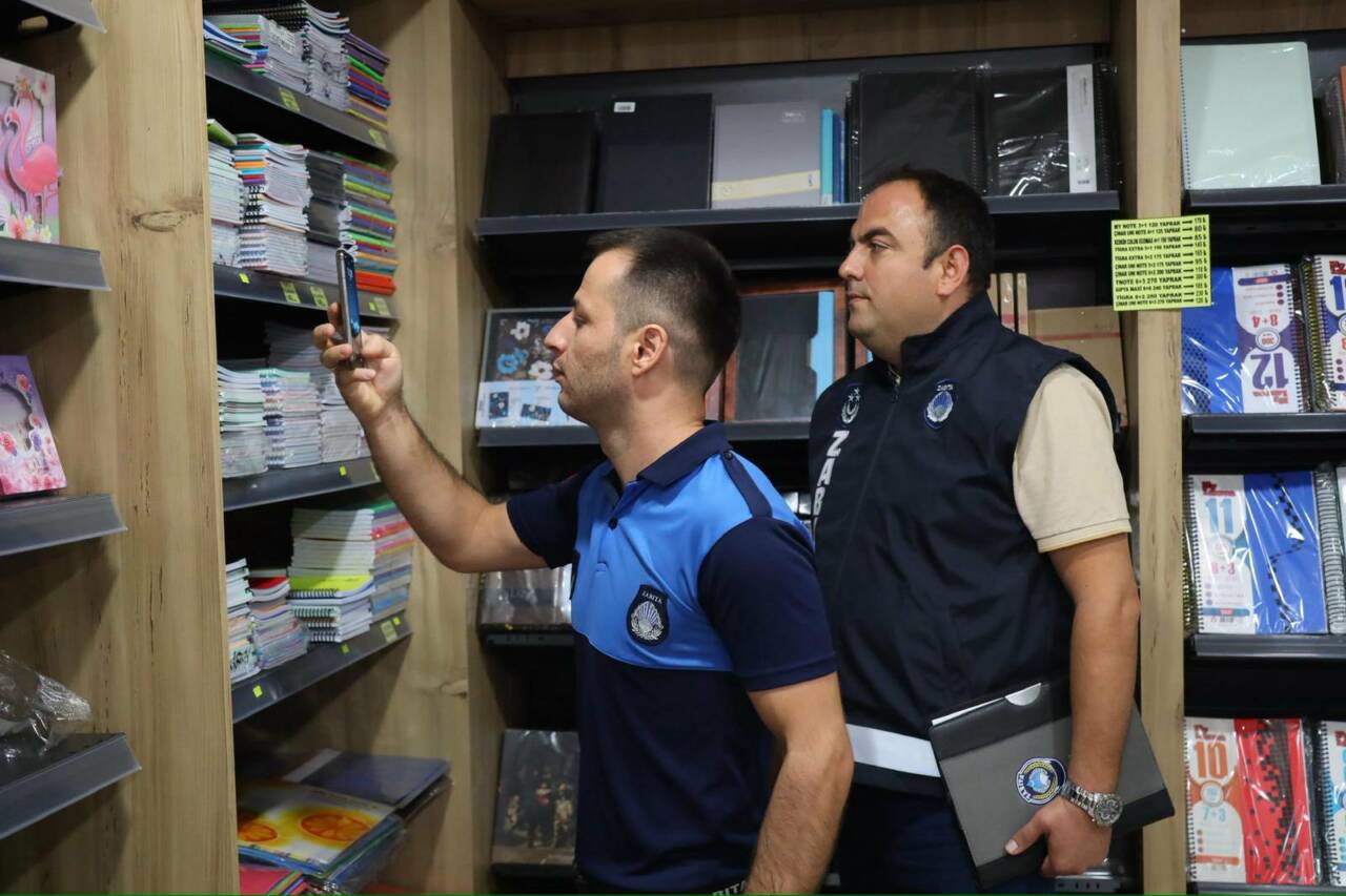 Aksaray Belediyesi Zabıta Müdürlüğü ekipleri, kırtasiyelerde kapsamlı fiyat denetimi yapmak