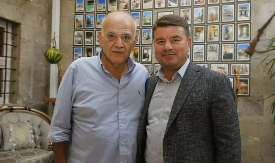 Aksaray Belediyesinin düzenlediği 7. Kitap Günleri'nde, futbol dünyasının tanınan iki