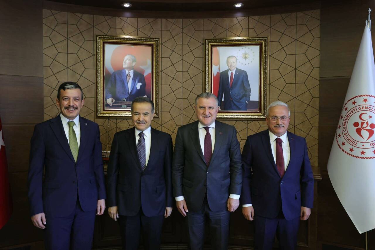 Gençlik ve Spor Bakanı Dr. Osman Aşkın Bak’ı Aksaray heyeti
