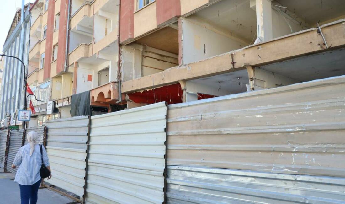 Aksaray Belediyesi, kentsel dönüşüm projeleri kapsamında Aksaray'ın çehresini güzelleştiriyor. Bu