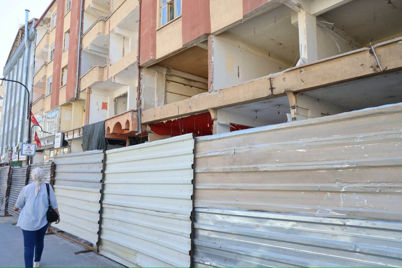 Aksaray Belediyesi, kentsel dönüşüm projeleri kapsamında Aksaray'ın çehresini güzelleştiriyor. Bu