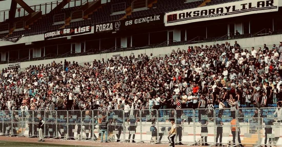 Aksarayspor’un taraftar topluluklarından 68 Gençlik Taraftarlar Derneği, son günlerde taraftar