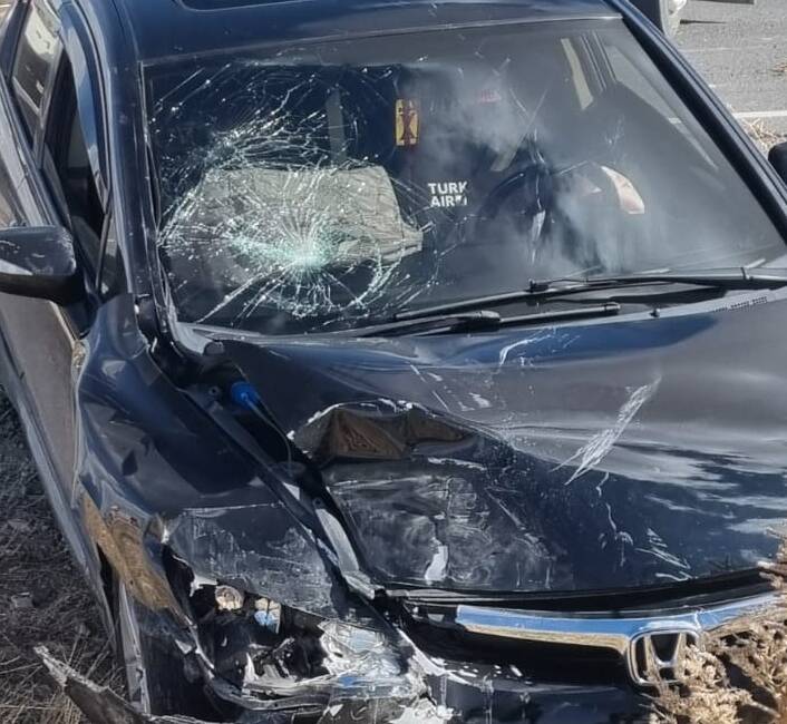 Nevşehir'in Kozaklı ilçesinde yaşanan olayda iki otomobil çarpıştı.  Çarpışma sonucunda