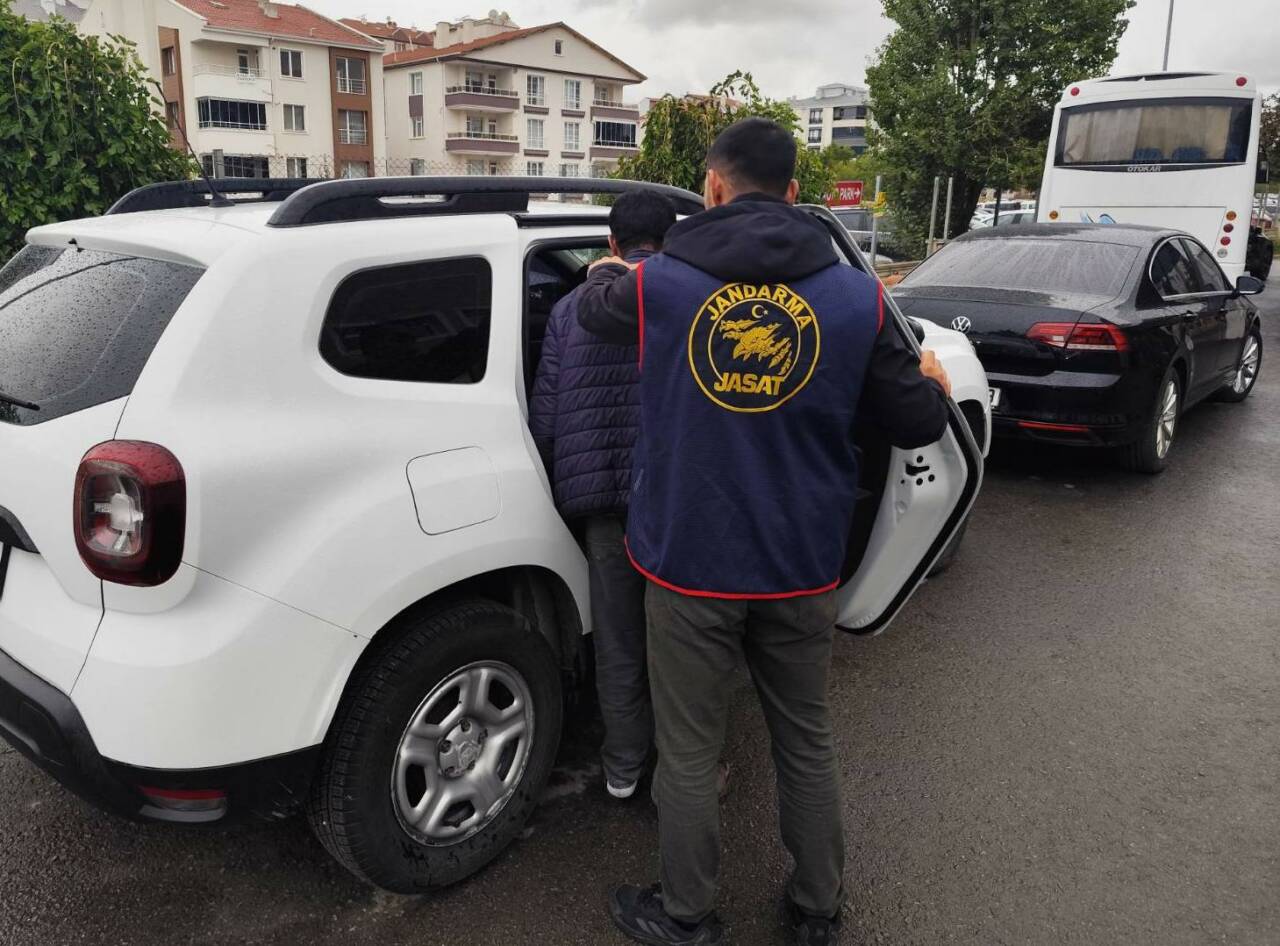 Kırşehir'de jandarma ekipleri tarafından, çeşitli suçlardan 7 yıl 5 ay