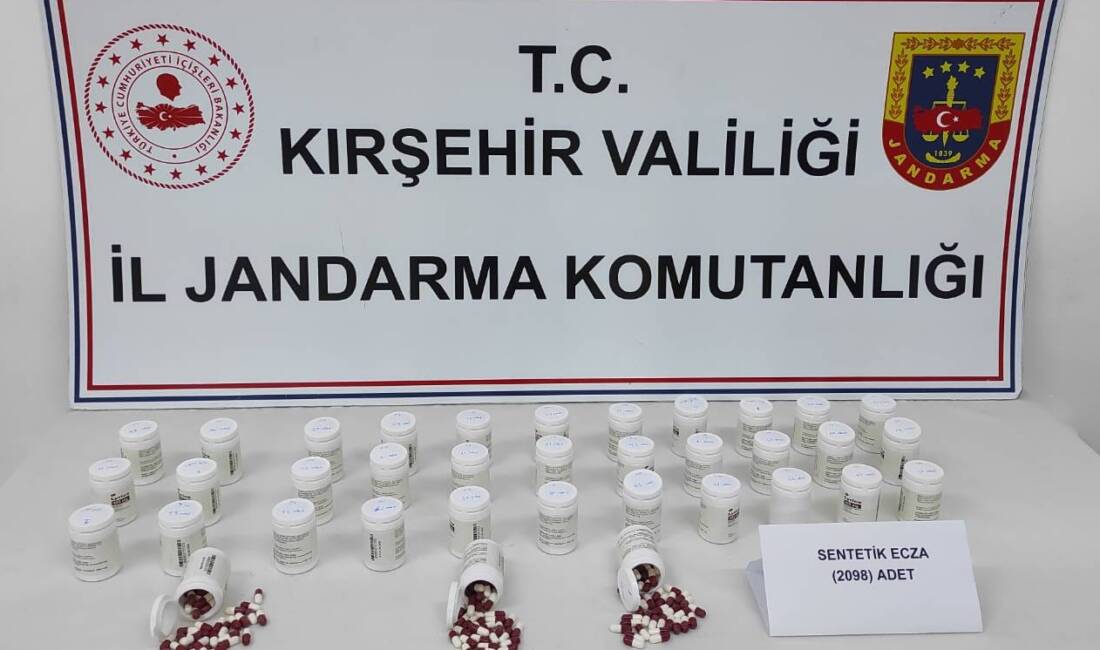 Kırşehir'de İl Jandarma Komutanlığı tarafından düzenlenen operasyonda gözaltına alınan 8