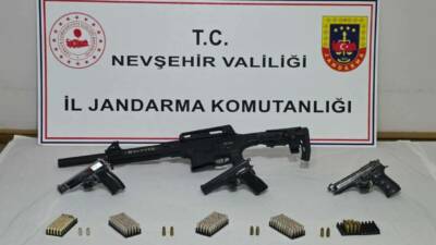 Nevşehir'in Derinkuyu ilçesinde Jandarma Komutanlığı ekipleri tarafından düzenlenen ruhsatsız silah