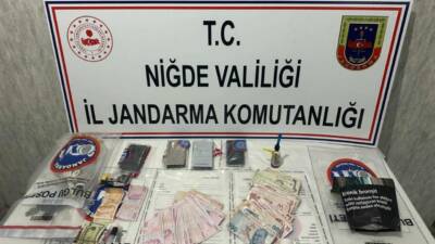 Niğde'de İl Jandarma Komutanlığı ekipleri tarafından düzenlenen uyuşturucu operasyonunda 4
