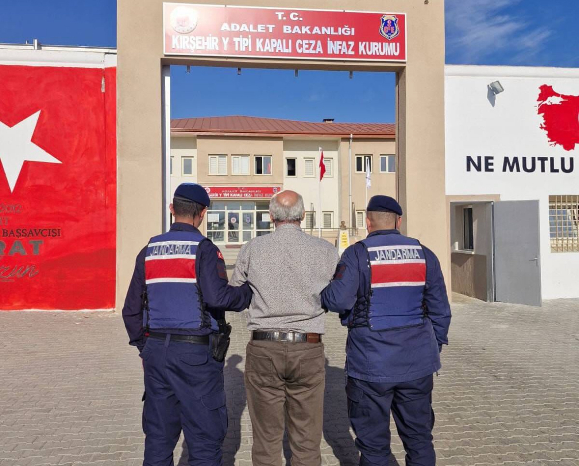 Kırşehir'de jandarma ekipleri tarafından çeşitli suçlardan kesinleşmiş hapis cezası bulunan