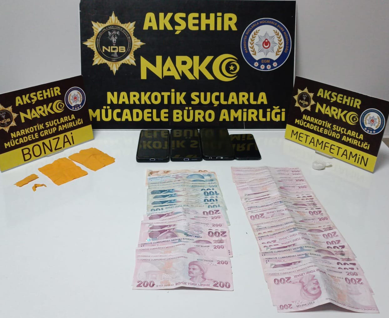 Konya'nın Akşehir ilçesinde düzenlenen uyuşturucu operasyonunda 12 şüpheli gözaltına alındı.