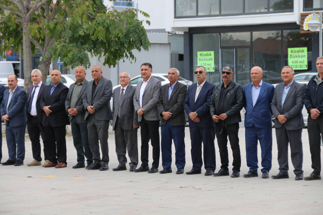 Aksaray'ın Eskil ilçesinde, muhtarların günü  düzenlenen resmi tören ve ardından