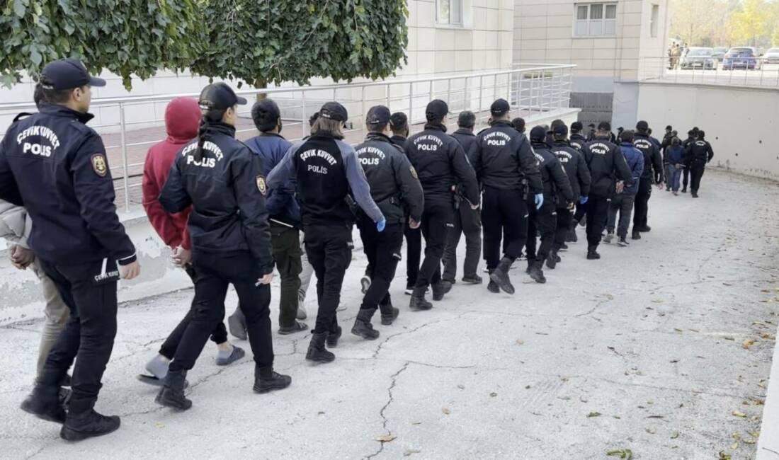 Konya merkezli 12 ilde düzenlenen "Narkokapan Konya" operasyonunda 446 gözaltına