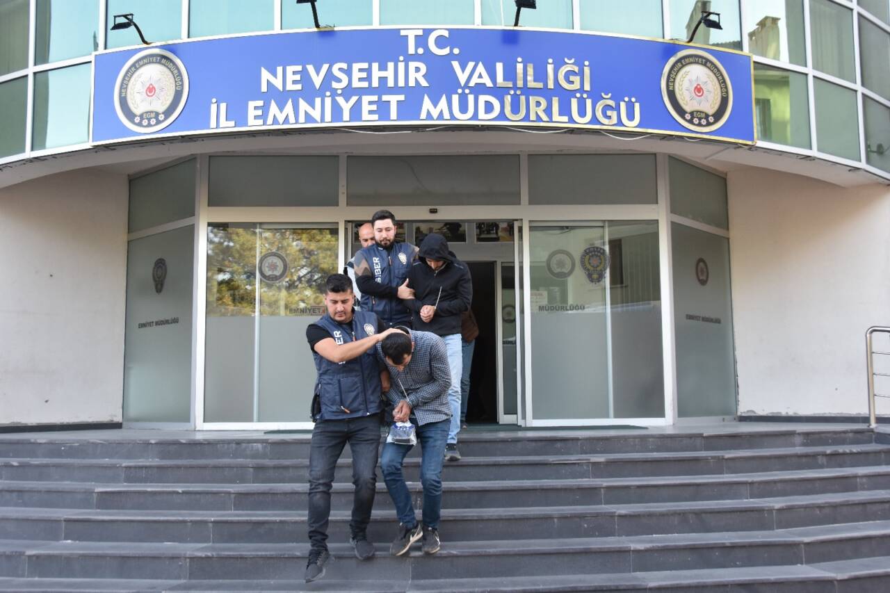 Nevşehir merkezli düzenlenen operasyonda, sahte satılık motosiklet ilanıyla dolandırıcılık yaptıkları