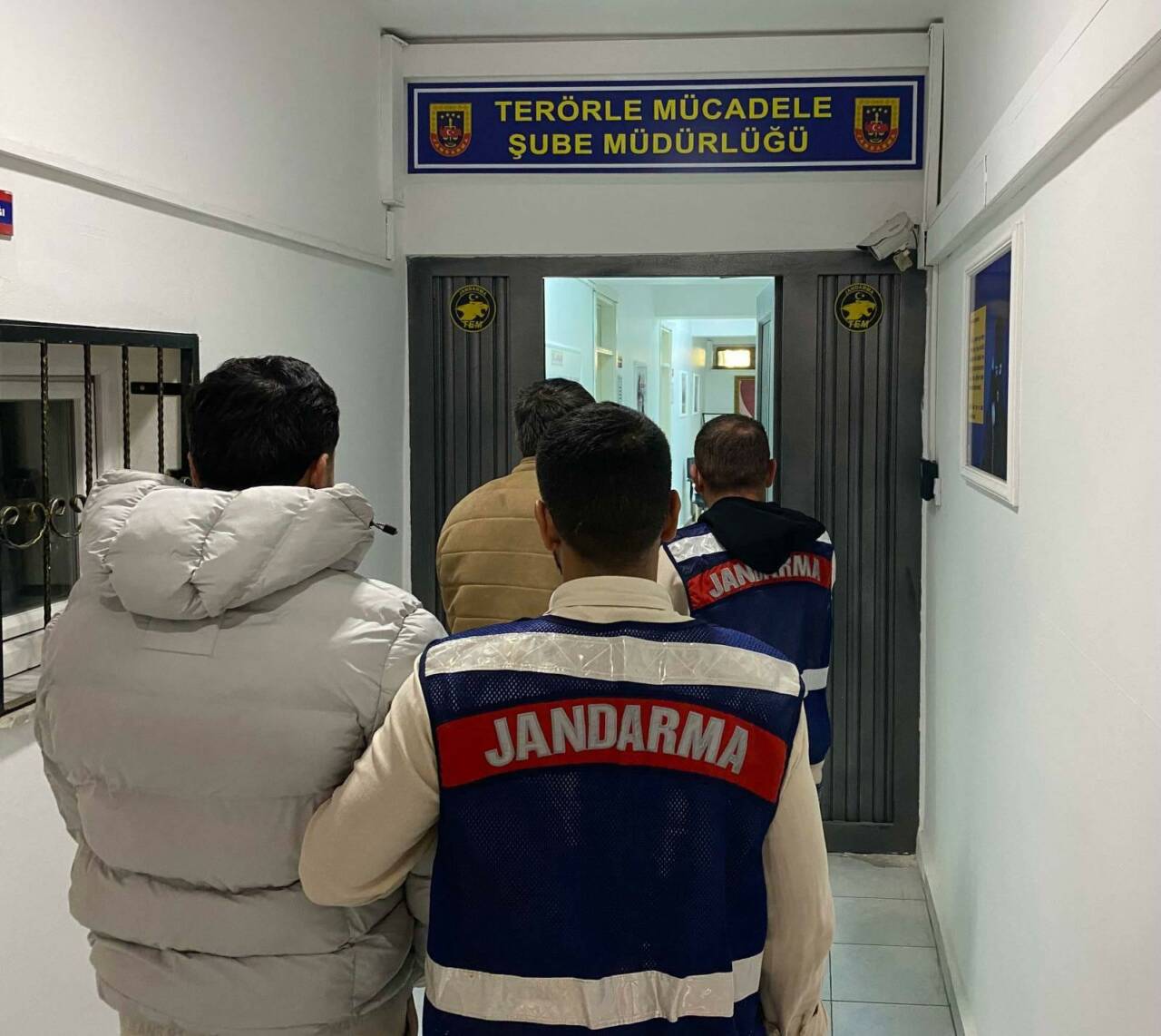Kayseri'de İl Jandarma Komutanlığı ekipleri tarafından  terör örgütü DEAŞ'a yönelik