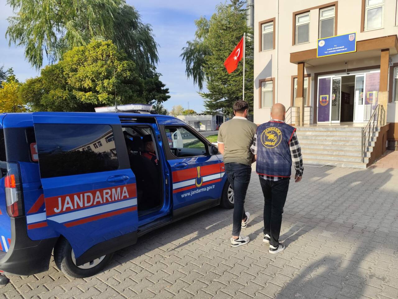 Kırşehir'de, İl Jandarma Komutanlığı ekipleri tarafından hakkında 37 yıl 6