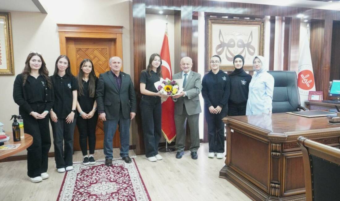 Aksaray Ahmet Cevdet Paşa Sosyal Bilimler Lisesi öğrencileri, Camiler ve