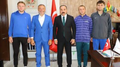 Aksaraylı sporcular, Ankara’da düzenlenen Cumhurbaşkanlığı Tenis Kupası’nda gösterdikleri üstün performansla