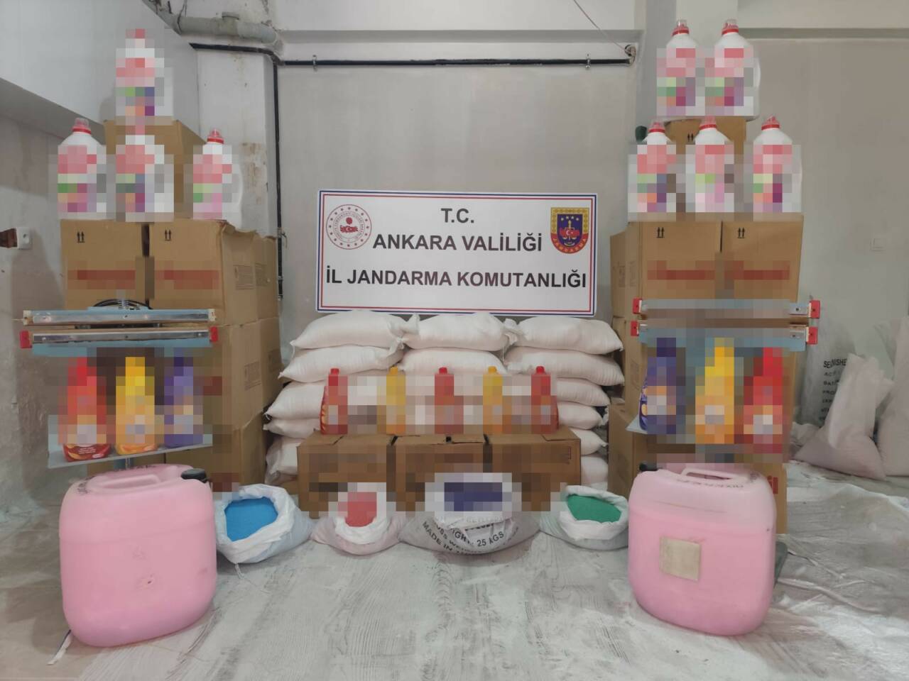 Ankara’da İl Jandarma Komutanlığı tarafından sahte temizlik malzemesi imalatı yapıldığı