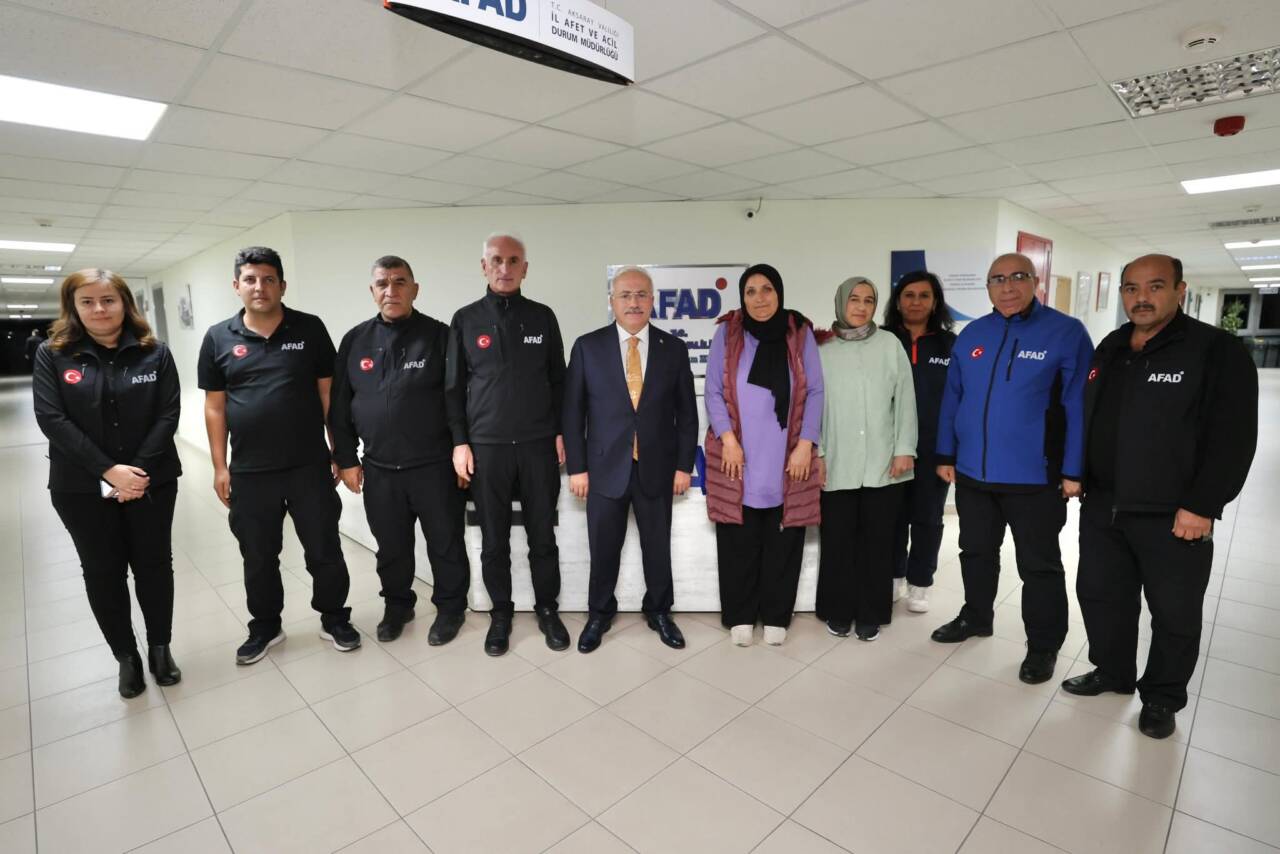 Aksaray Valisi Mehmet Ali Kumbuzoğlu, AFAD İl Müdürlüğünü ziyaret ederek