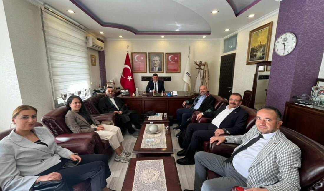 Aksaray Barosu’nda siyasi partiler arası nezaket ziyaretleri sürüyor. Baro Başkanı