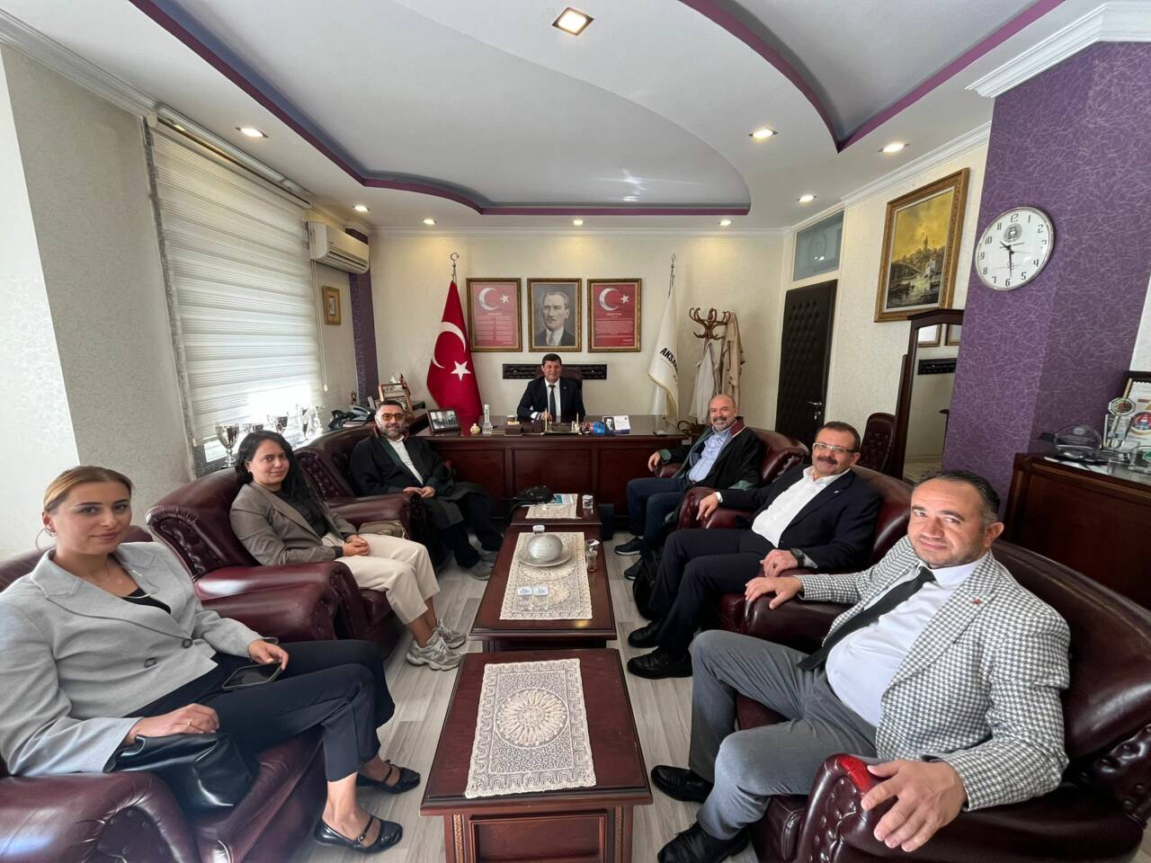 Aksaray Barosu’nda siyasi partiler arası nezaket ziyaretleri sürüyor. Baro Başkanı