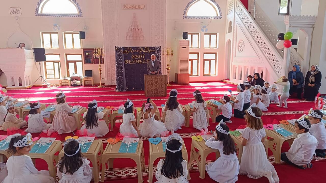 Aksaray’da eğitime yeni başlayan minik öğrenciler için anlamlı bir etkinlik
