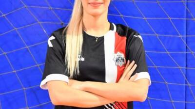 Türkiye Kadınlar Hentbol 1. Ligi’nde mücadele eden Aksaray Belediyespor’un sol