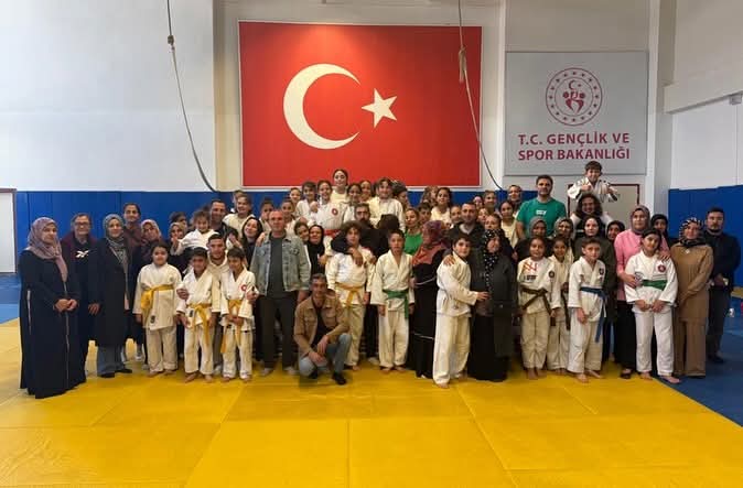 29 Ekim Cumhuriyet Bayramı etkinlikleri kapsamında Aksaray Gençlik ve Spor