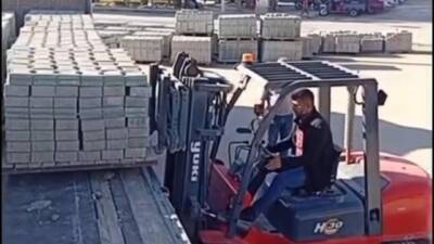 Demirci Belediye Başkanı, mimarından teknikere kadar herkesin özveriyle çalıştığını belirterek,