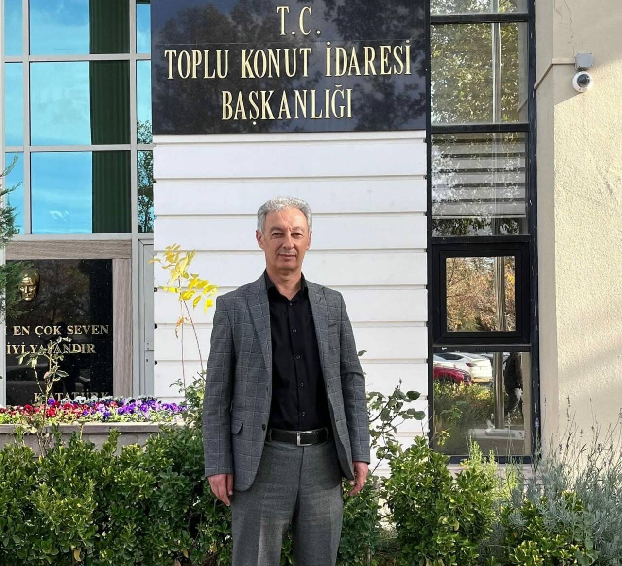 Eskil Belediye Başkanı Mustafa Zavlak, Toplu Konut İdaresi Başkanlığı’nda (TOKİ)