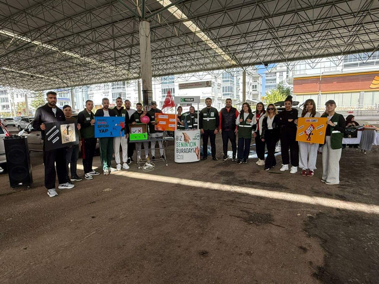 Aksaray Üniversitesi (ASÜ) Spor Bilimleri Fakültesi Spor Yöneticiliği Bölümü öğrencileri