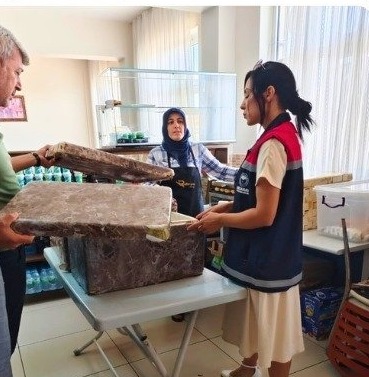 Aksaray Tarım ve Orman İl Müdürlüğü Gıda Kontrol Görevlileri, vatandaşların