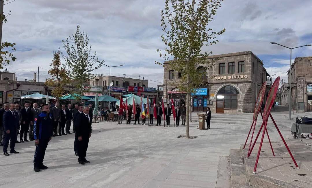 Cumhuriyet’in 102. yılı kutlamaları kapsamında Güzelyurt Kaymakamı Süleyman Arat, ilçe