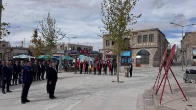 Cumhuriyet’in 102. yılı kutlamaları kapsamında Güzelyurt Kaymakamı Süleyman Arat, ilçe