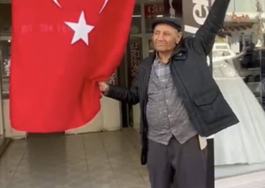 Aksaray’da 80 yaşındaki Bayram Ünlü, kolon kanseri tedavisine rağmen Cumhuriyet