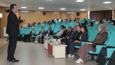 Birlikte gülmek aile bağlarını güçlendiriyor. Aksaray Üniversitesi ve Aile Sosyal