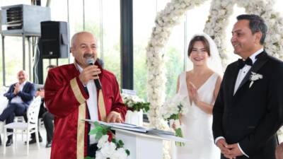 Kırşehir’in eski belediye başkanı Yaşar Bahçeci, Ayça Ronay ile Gebze