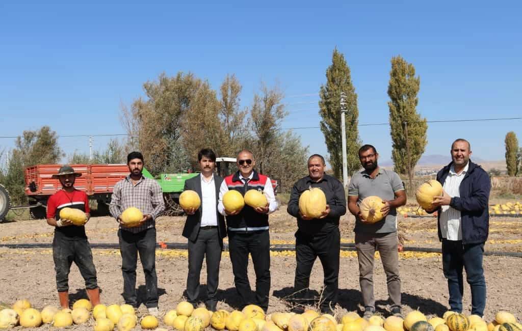 Ziraat Odası Başkanı Emin Koçak ve İl Müdürü Nejdet Demir,