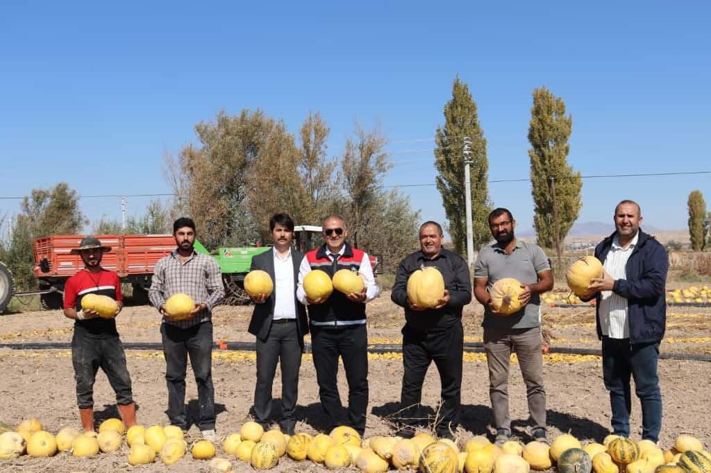 Ziraat Odası Başkanı Emin Koçak ve İl Müdürü Nejdet Demir,