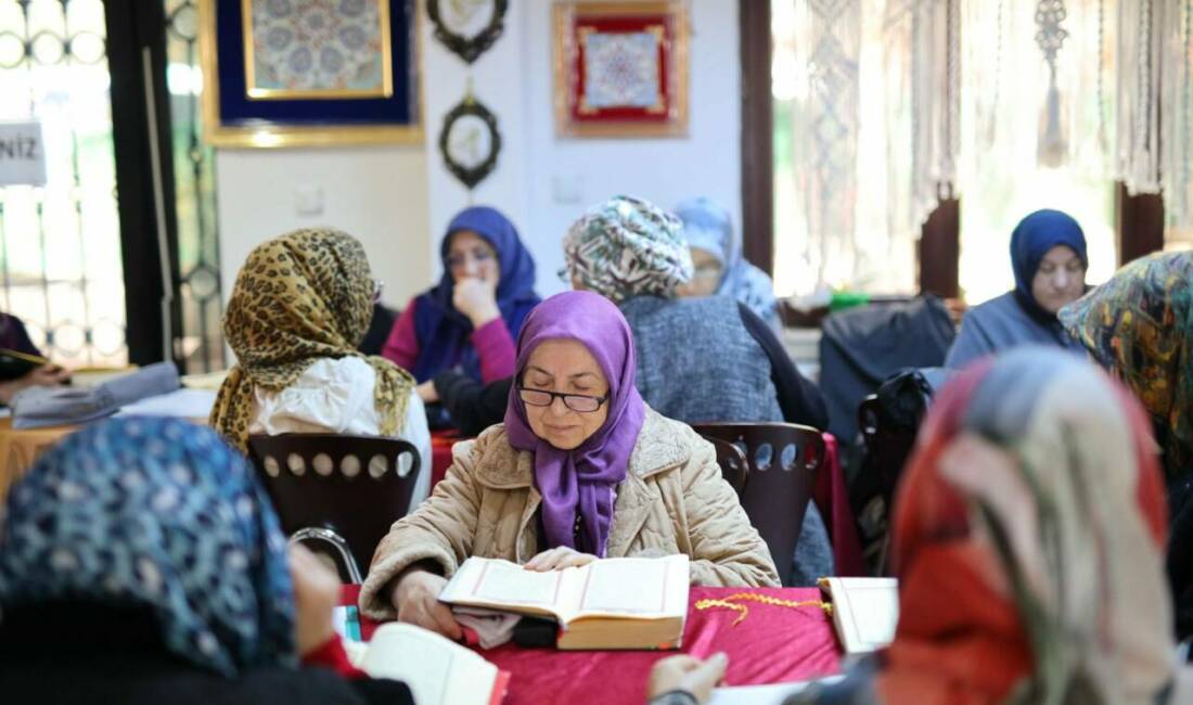 Aksaray Belediyesi, AKMEK ve Kadın Aktivite Merkezleri bünyesinde yeni eğitim