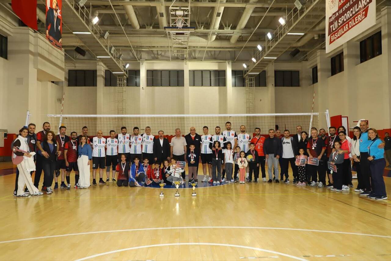 Aksaray’da kamu kurumları arasında düzenlenen Kamu Spor Oyunları büyük bir