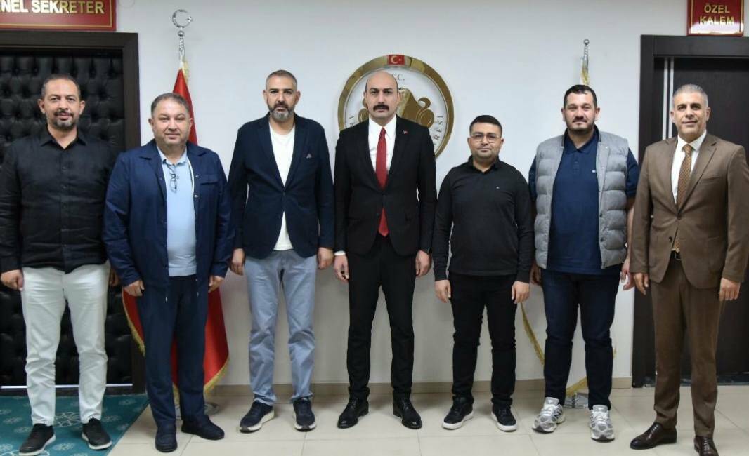 MÜSİAD Aksaray Başkanı Av. Sefa Göktaş ve yönetim kurulu üyeleri,