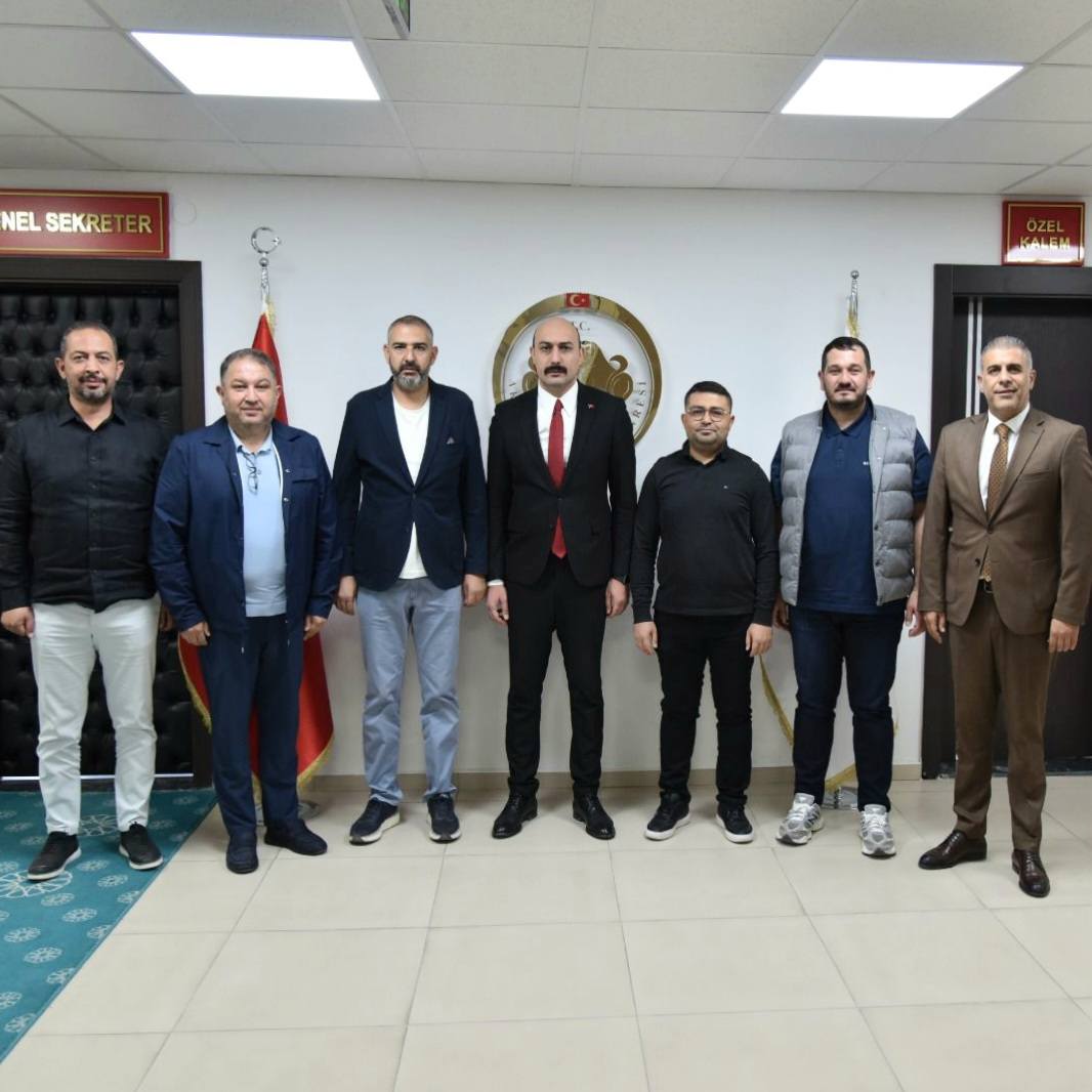 MÜSİAD Aksaray Başkanı Av. Sefa Göktaş ve yönetim kurulu üyeleri,