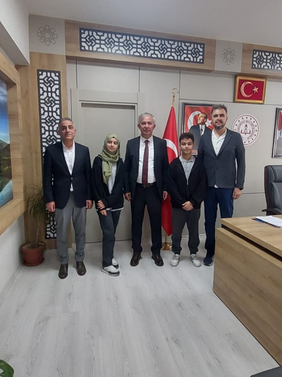 Aksaray Mustafa Yazıcı Ortaokulu 8/B sınıfı öğrencileri Ayşe Hilal Görür