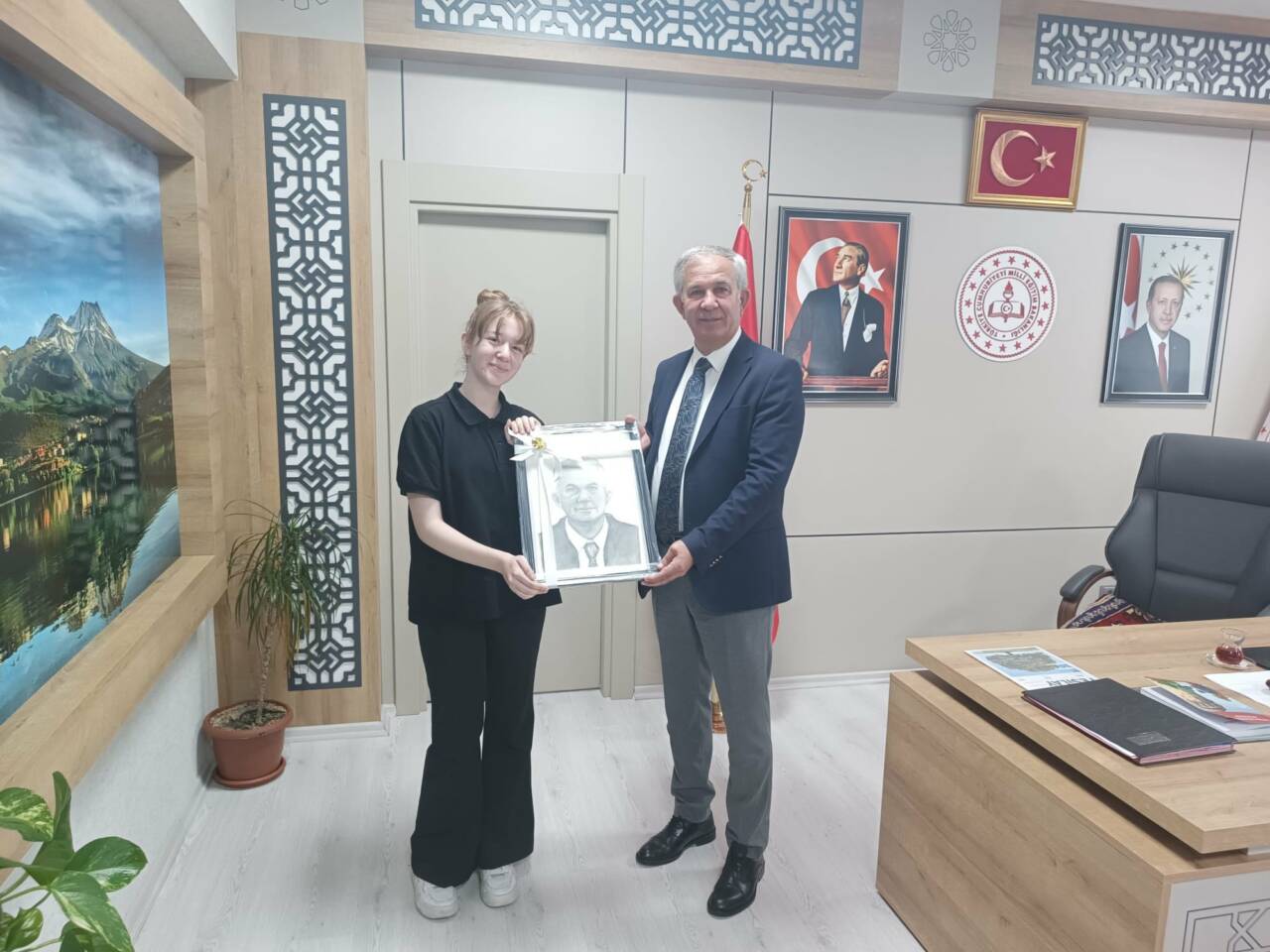 Aksaray Necmiye-Mehmet Yazıcı Kız Mesleki ve Teknik Anadolu Lisesi Müdürü,