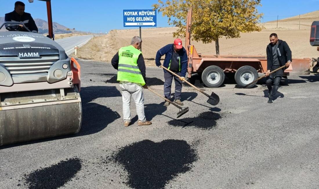 Aksaray İl Özel İdaresi ekipleri, kırsal bölgelerde ulaşım konforunu artırmak