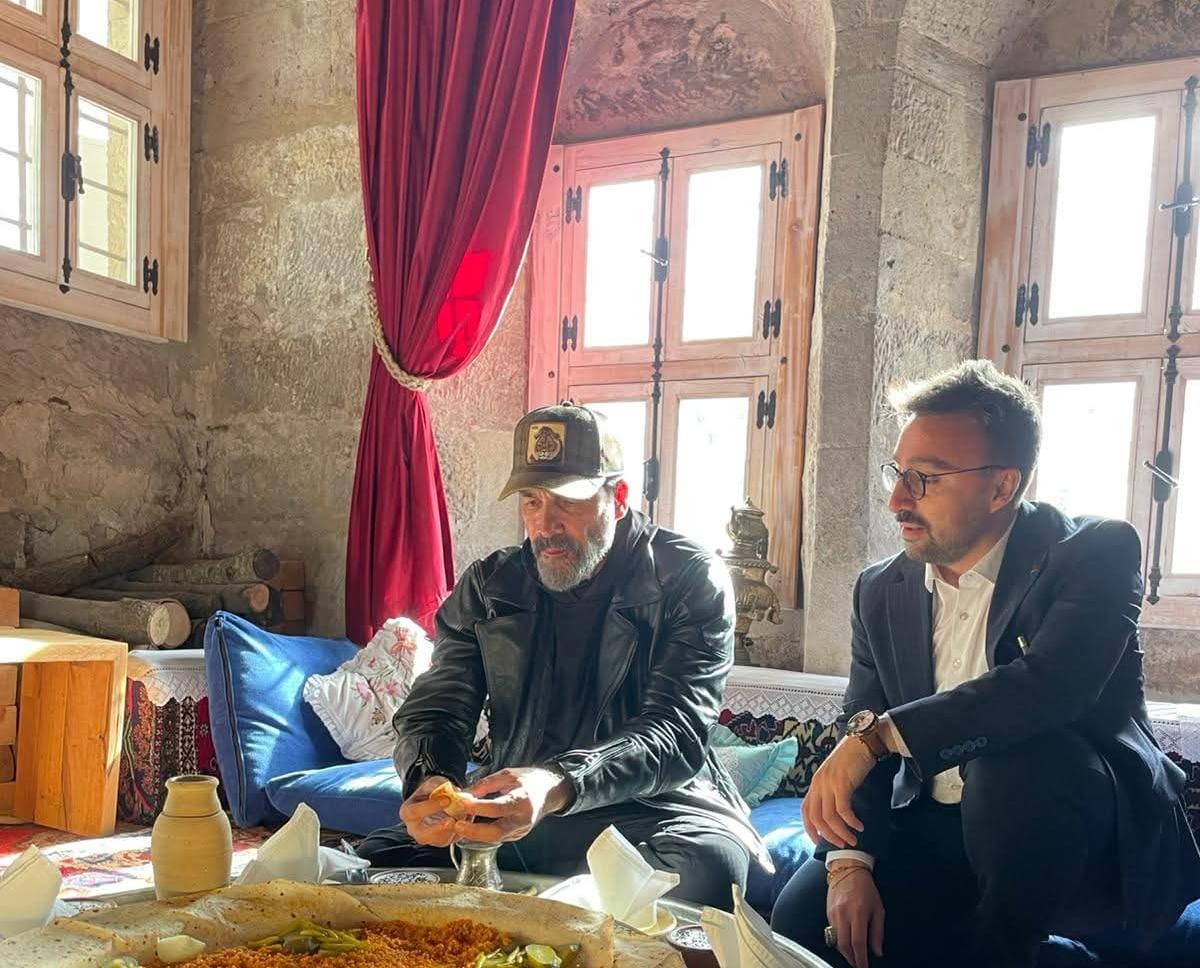 Aksaray İl Kültür ve Turizm Müdürlüğü, sanatçı Uğur Işılak’ı ağırladı.