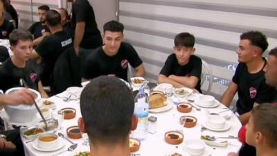 Sultanhanı Spor futbolcuları, yeni sezon öncesi birlik ve beraberliği güçlendirmek