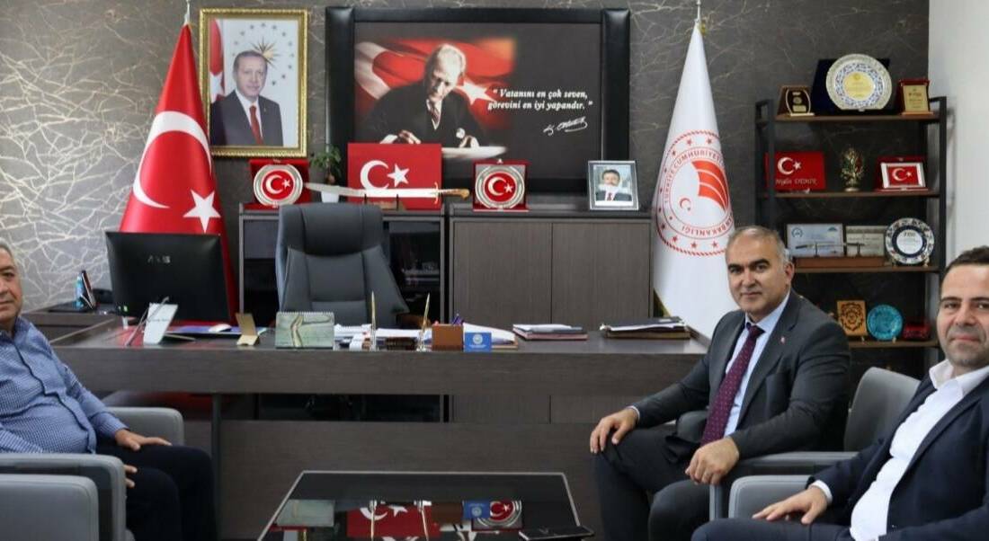 Aksaray’da kurumlar arası iş birliğini güçlendiren nezaket ziyaretleri sürüyor. Bu